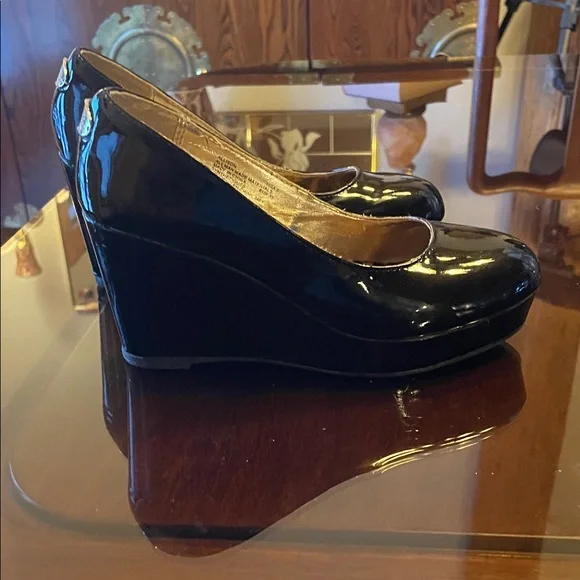 Michael Kors Black Patent Leather Heels - Picture 4 of 7